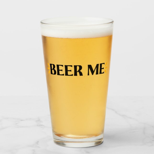 Öl åt mig | Rolig typografi pintglas Glaskopp (Framsida fylld)