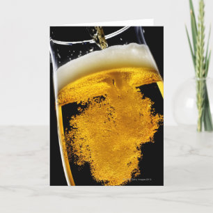 Öl har hällts in i glas, studioklipp kort