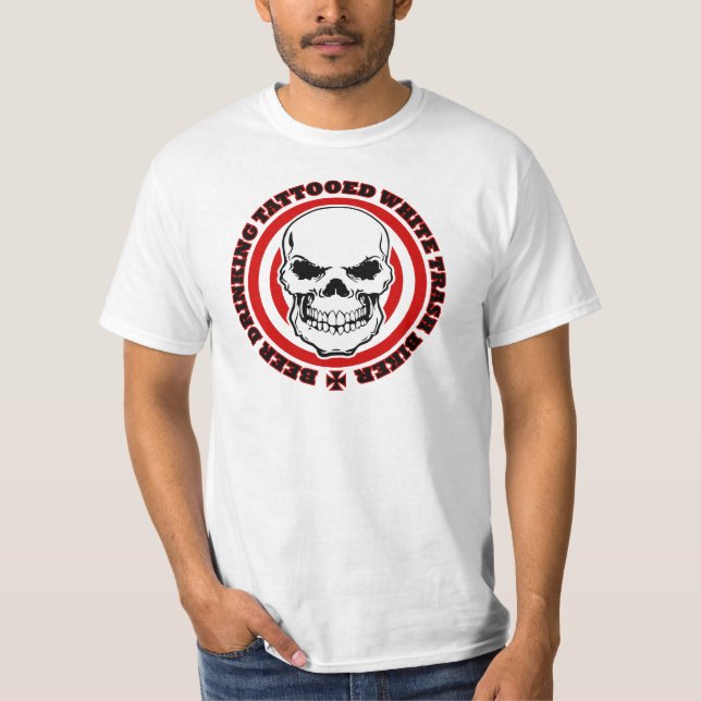 Öl som dricker den tatuerade vitsoporbiker t-shirt (Framsida)