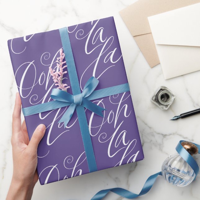 OLa Lettering Artistic Swirly Violet Lila Presentpapper (Gifting)