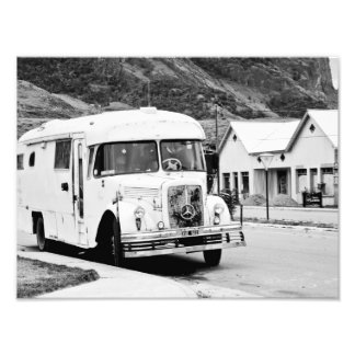 Old Bus in the street. Fototryck