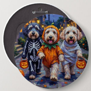 Old English Sheepdogs trick-or-treatande Halloween Knapp