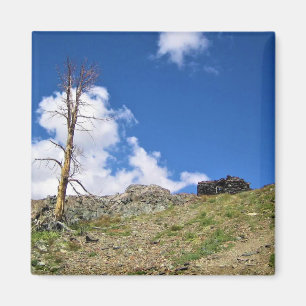 Old Stone Cabin at Gaylor Sjöar, Tioga Pass, CA Magnet