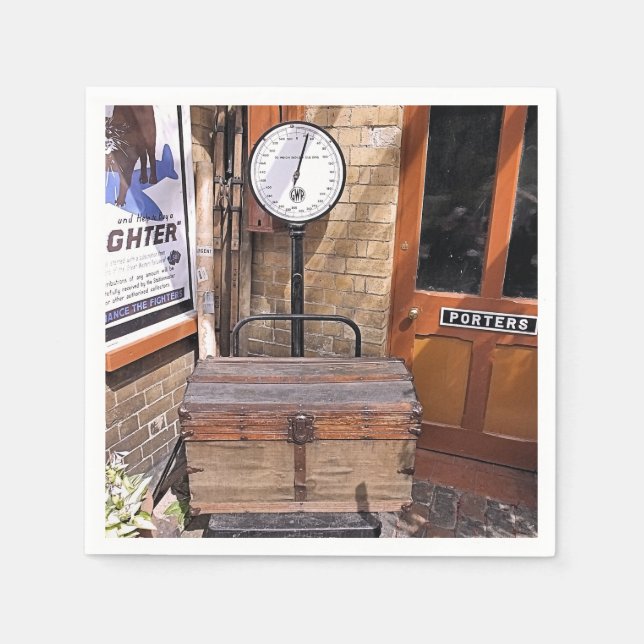 OLD TÅG STATION PAPPERSSERVETT (Framsidan)