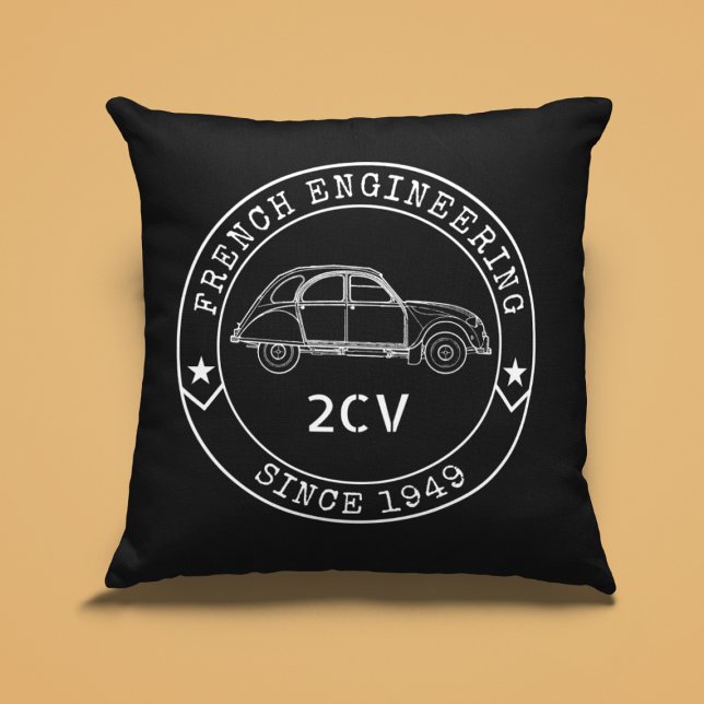 Oldtimer 2CV Abzeichen Engineering Emblem Kudde (2CV Pillow in Black with a White Badge Text Design and and Illustration of the Deux Chevaux )