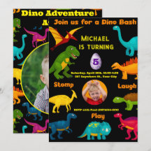 Olika arter av färgade dinosaurier