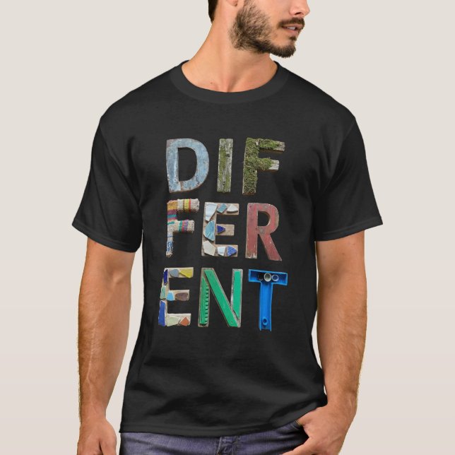 OLIKA Blandad Media Typografi Konst T Shirt (Framsida)