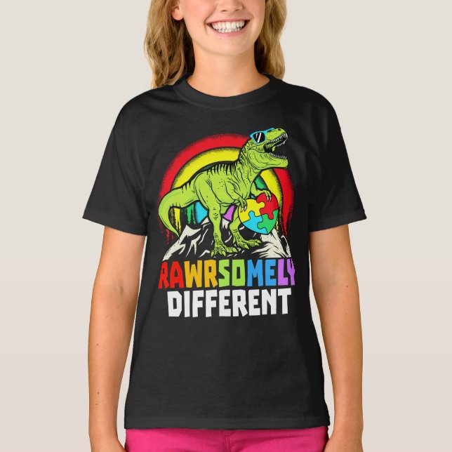 Olika dosinosaur Autism-medvetande T Shirt (Framsida)