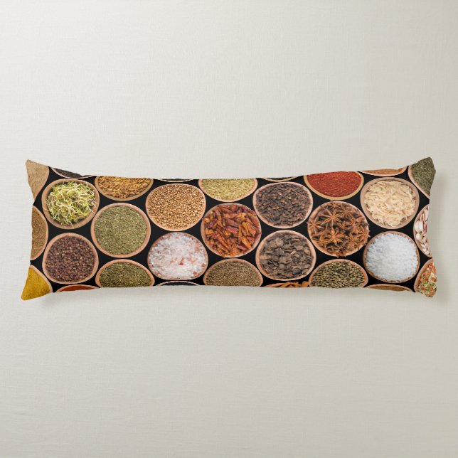 Olika kryddor och livsmedelsingredienser kroppskudde (Framsidan)