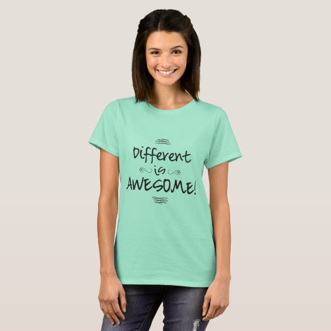 Olikt är enorm - kvinna T Tee Shirt (Hel framsida)