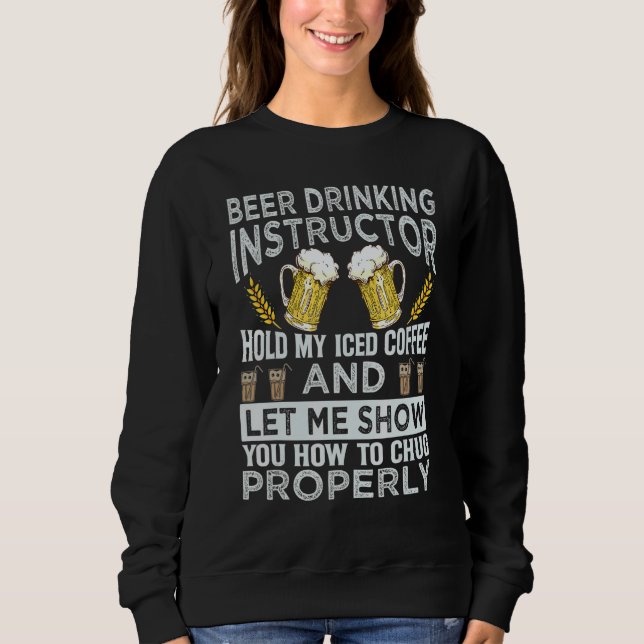 Ölinstruktör Håll Min Kaffe     Bar Jokes T Shirt (Framsida)