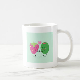 Oliv dig bär mycket kaffemugg