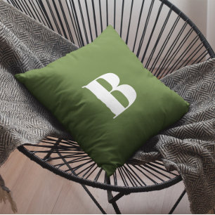 Oliv grönt monogrammad Mörk Kudde