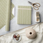 Oliv grönt och vit Herringbone Presentpapper<br><div class="desc">Anpassningsbar designad omslutning papper modern chic av vallmo, herringbone chevron mönster. Klicka på Anpassa om du vill lägga till egen text eller bilder om du vill skapa en unik design av ett slag! Hämta kreativ och använda den här roligten papper för mer än bara presentfigursättning. Det är också underbart för...</div>
