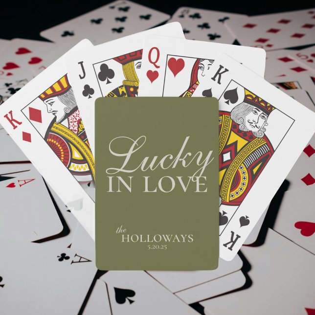 Oliv grönt Personlig Bröllop Guest Bok Casinokort (Add a playful and memorable twist to your guest book with these “Lucky in Love” playing cards!)