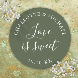 Olive Green Love Is Sweet Bröllopspresent Runt Klistermärke