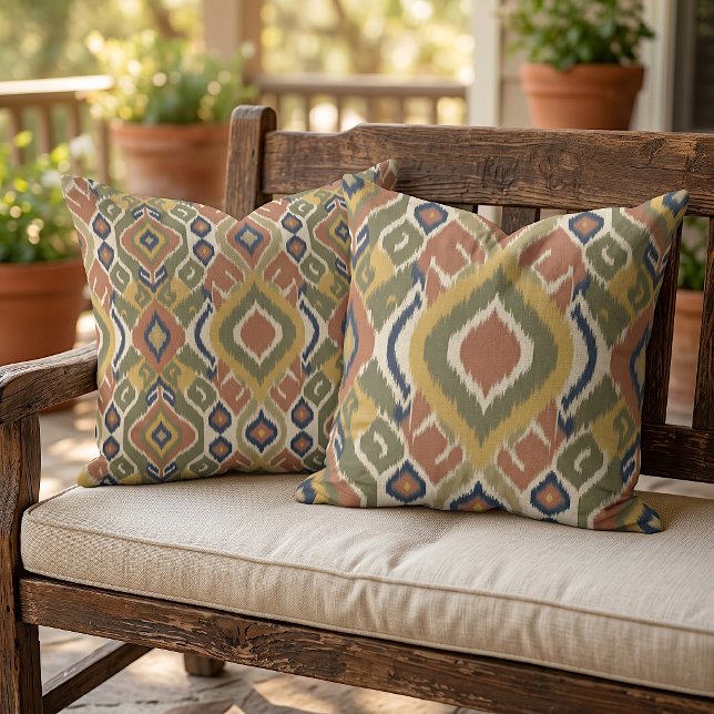 Olive Green Ocker Terrakotta Ikat Tribal Art Kudde (Skapare uppladdad)