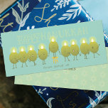 OLIVE US HANUKKAH-platta kort<br><div class="desc">En grupp belysta oliver bildar en Hanukkiah och önskar en Lycklig Hanukkah.</div>