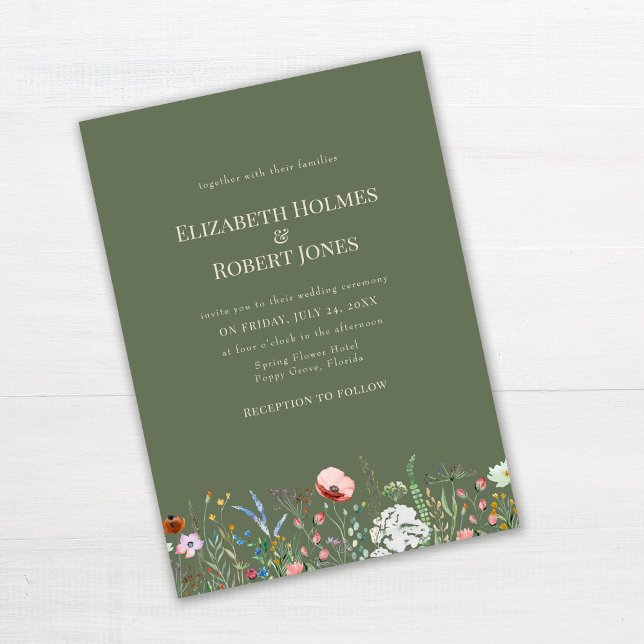 Olivgrön ängsgräns med vilda blommor för bröllop inbjudningar (Sage Green Boho Wildflower Wedding Invitation on white wooden table.)