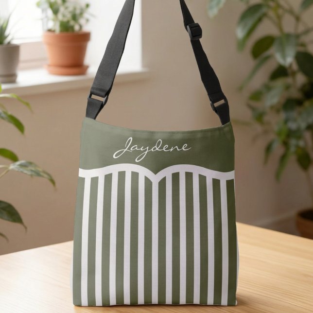 Olivgrön randig monogram axelväska (White and green stripes meet black hardware for a sleek, travel-ready look. Customize the name area.)