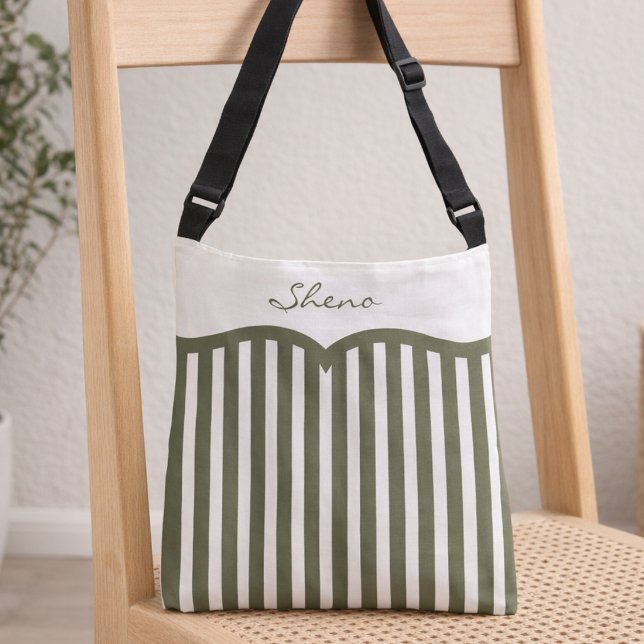 Olivgrön randig monogram axelväska (Bold white scallop with sage green stripes and custom name make this bag stand out.)