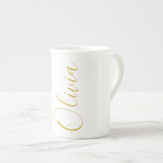 Olivia Gold Script Namn Vit Specialmugg Benporslin Mugg