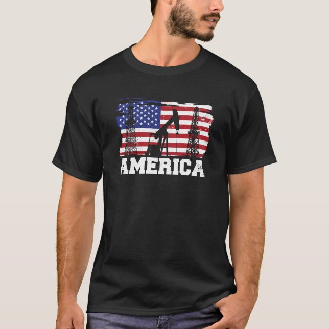 Oljefält Us Flagga Drickning Fracking Fracker Oil  T Shirt (Framsida)