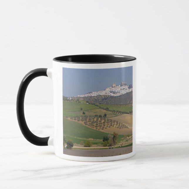 Olvera, Andalusien, Spanien Mugg (Vänster)