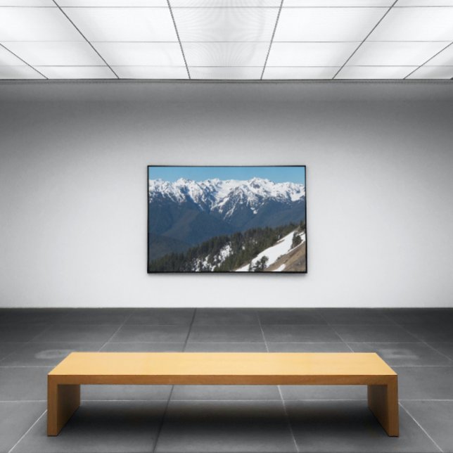 Olympiska bergen i snö fototryck (In Situ Framed)