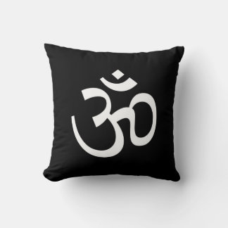 Om Black Pillow Kudde
