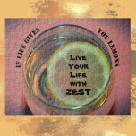 Om du lever i ge får du lesioner att leva ditt liv pussel<br><div class="desc">Om Livet ge lejonerna lever ditt liv med Zest! Det här inspirerande och motiverande pusslet i djupkorallets rosa med ett parfymcitronsegment som flyter en dryck som du själv väljer är både utmanande och uppfriskande. Bilden är originalfotografi av JLW_PHOTOGRAPHY.</div>