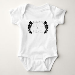 "Om Hon än är Liten är Hon Vild" Midsommar T Shirt