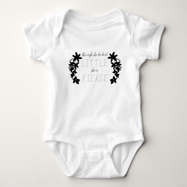 "Om hon än vara liten är hon ändå vild" Midsommar T Shirt (Framsida)