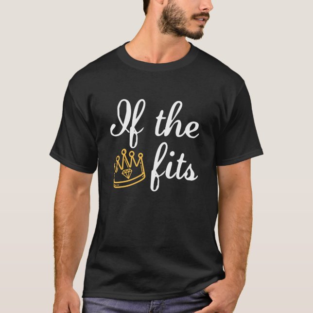 Om Krona passar T Shirt (Framsida)
