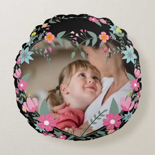 Öm mor och barn i blomsterkransram rund kudde (Framsidan)