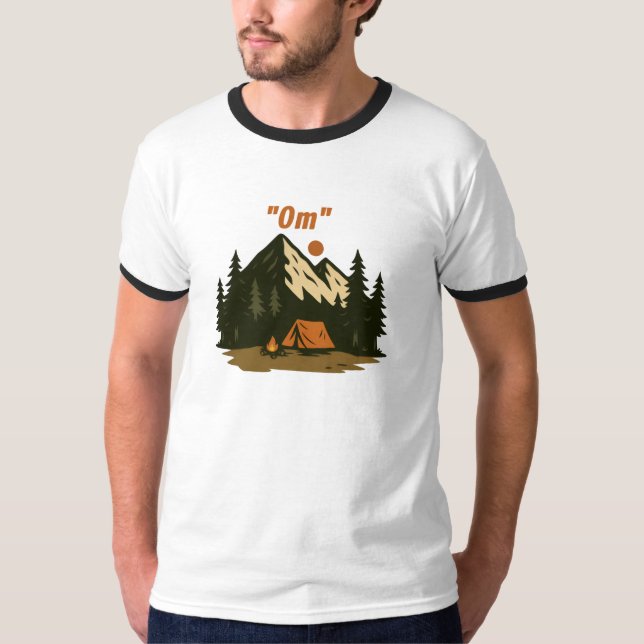 “Om” Mountain Meditation Camping Design T Shirt (Framsida)