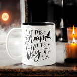 Om rummet passar då, så fluga det roligt Halloween Två-Tonad Mugg<br><div class="desc">Lägg till lite humor till din Halloween med vår "Om rummet passar då, Fly It", en konstig Halloween tvåtonkaffe Mugg! Med en elegant svart och vit design visar mugg den lekfulla frasen i fet snyggt typografi. Perfekt för morgonkaffe eller te är tillverkad av hållbar keramik och är både mikrovågsugn och...</div>