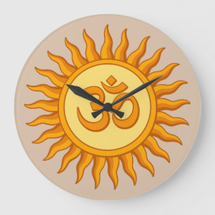 Om symbol i Andlig Hindu Design i Radiant Sol Stor Klocka