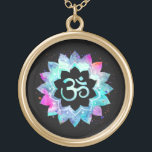 *~* OM Symbol Lotus Watercolor .Mandala Guldpläterat Halsband<br><div class="desc">* Energetiskt utökat - En OM-symbol Lotus Watercolor Mandala på en svart bakgrund.*GULD Plated. Svart bakgrund. Det kan vara Zen, Esoteric, New Age, Metaphysical och Andlig som bidrar till meditation och mindhet. Här för dig är en slående vacker ny tidsålder med metafysik och andlig lutning mot öga som kan inspirera...</div>