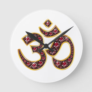 Om symbol med "Ruby"-stenar Rund Klocka