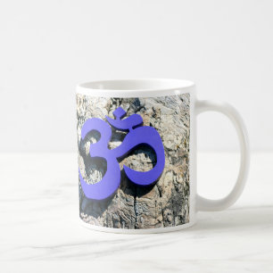 Om symbol Mugg