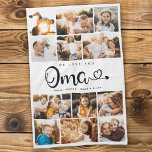 Oma We Kärlek Hearts Modern Photo Collage Kökshandduk<br><div class="desc">Vi kärlekar dig Oma! Cute, modern anpassningsbar, fotosamlingshandduk för att visa mormor hur älskad hon är. Vi kärlek skrev den här handskribentsymbolen med hjärtblommor, skapar det här en hjärtlig keepégåva till en älskad morförälder. Anpassa med 12 favoriter bilder och ditt personliga budskap och namn. Finns i många andra namn kan...</div>