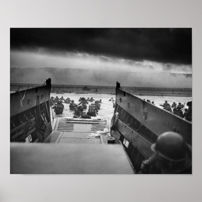 Omaha Beach Landing - D-Day Normany Invasion Poster (Framsidan)