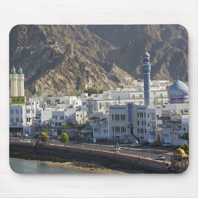 Oman, Muscat, Mutrah. Byggnader längs Mutrah Musmatta (Framsidan)