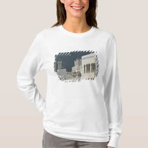 Oman, Muscat, Mutrah. Mutrah Corniche-moskén och T-shirt