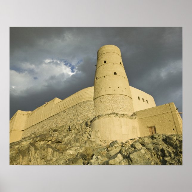 Oman, Westerna Hajar Mountains, Bahla. Bahla Fort Poster (Framsidan)