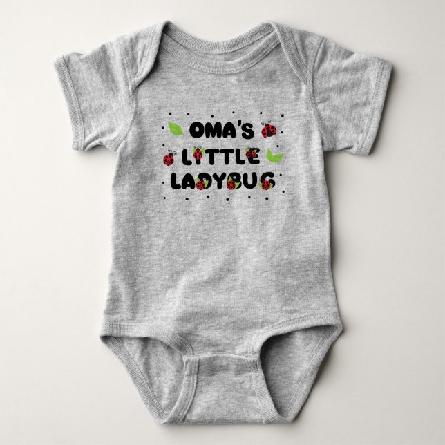 Oma's Little Ladybug - Cute  T Shirt (Framsida)