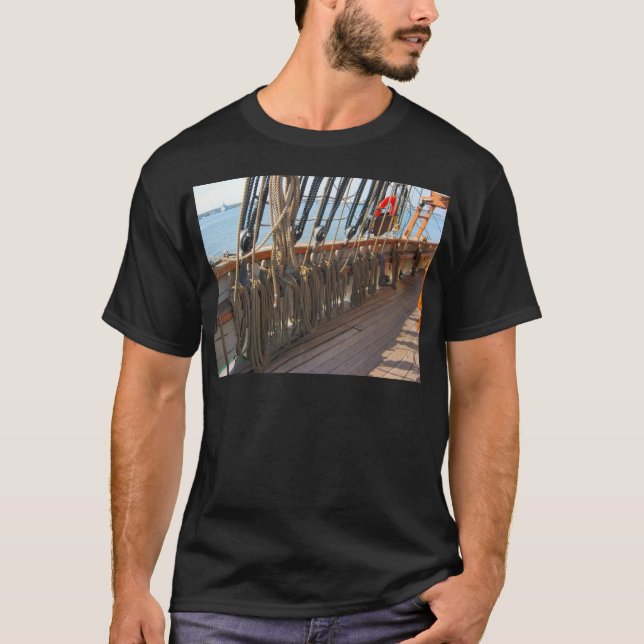 Ombord jeannien Johnston Tee Shirt (Framsida)