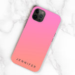 Ombre | Rosa Orange Sunset Modern Namn<br><div class="desc">En roligt,  snyggt,  gigantisk fodral med en modern övertoningsbakgrund från hett till rosa till orange med solnedgång. Ditt namn,  initialer eller ord i modern blocktypografi i trendiget av svart som du lätt kan anpassa för dig själv eller som en speciell gåva till en älskad.</div>