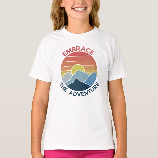 Omfamna äventyret bergsäventyr tid t shirt (Framsida)